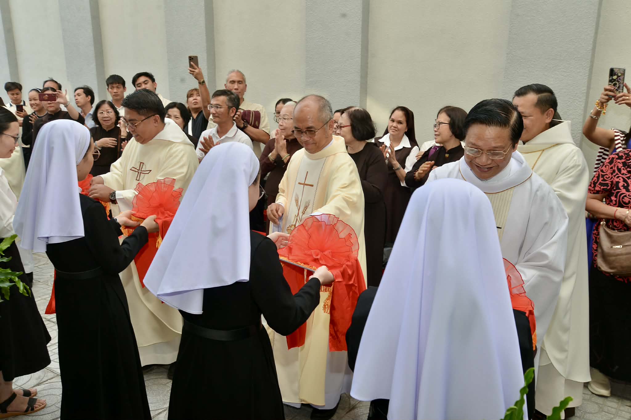 You are currently viewing The Community of Saint Thérèse of the Child Jesus and the Holy Face: House Blessing and Thanksgiving Mass